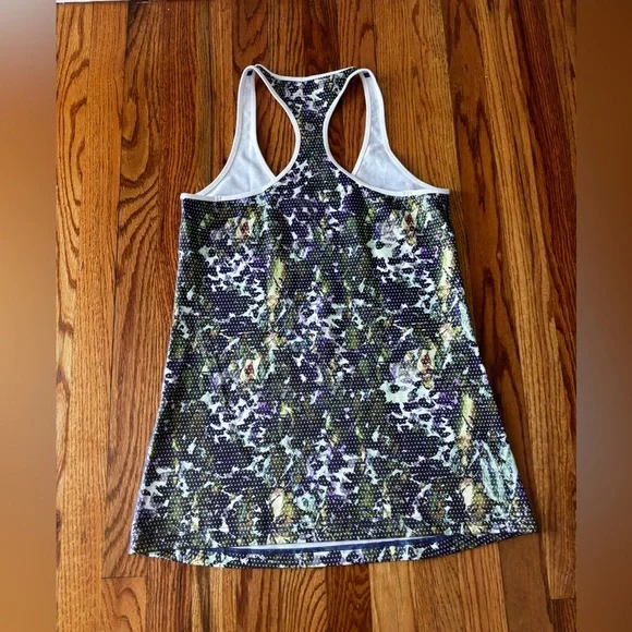 Lululemon Cool Racerback Tank Floral Sport Top. Size 6 - Picture 5 of 5